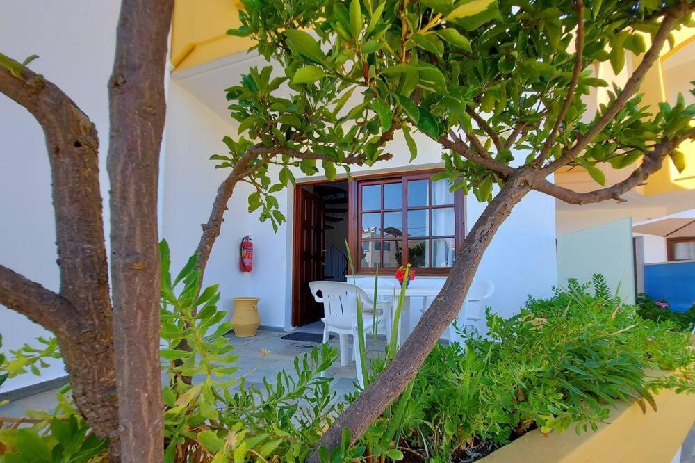 Menelaos Apartments Daratsos Extérieur photo