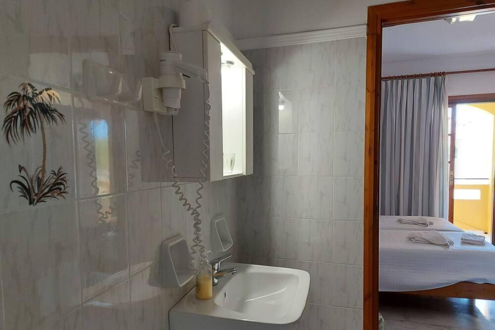 Menelaos Apartments Daratsos Extérieur photo