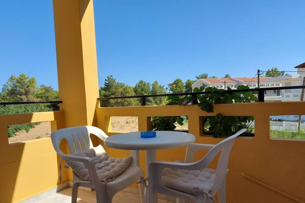 Menelaos Apartments Daratsos Extérieur photo