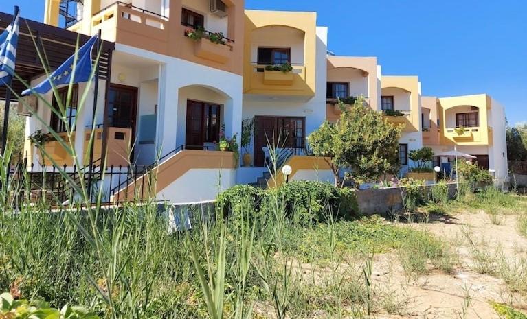 Menelaos Apartments Daratsos Extérieur photo