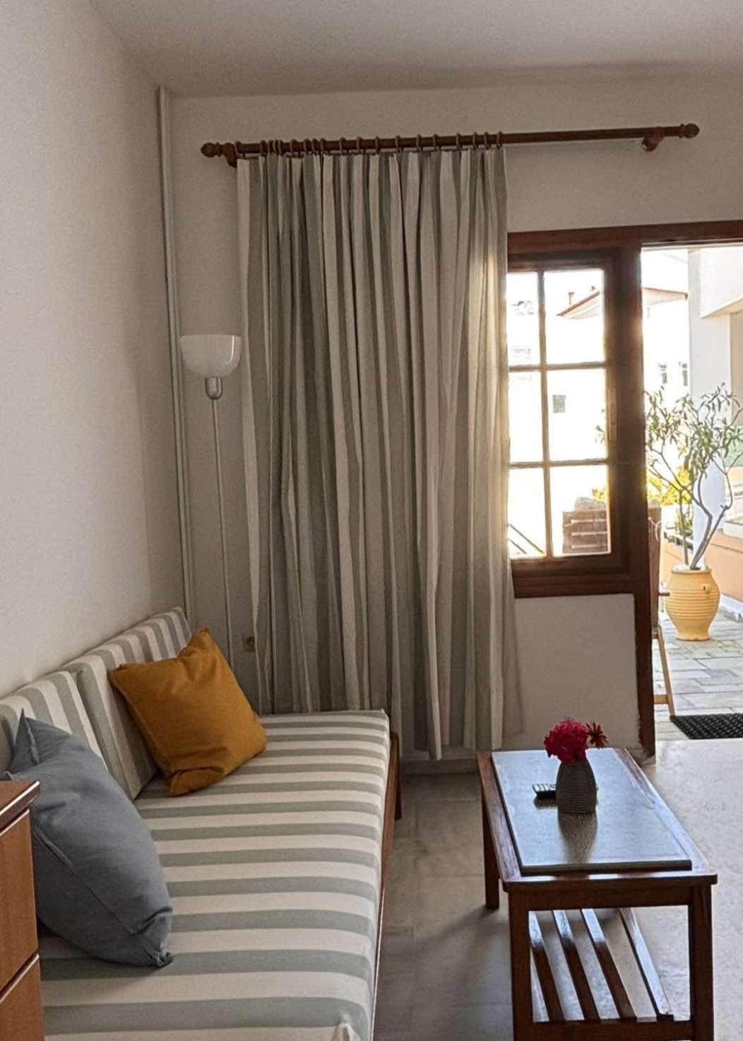Menelaos Apartments Daratsos Extérieur photo